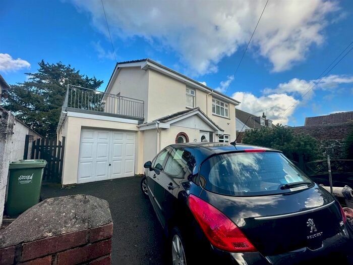4 Bedroom Detached House To Rent In Rock Avenue, Barnstaple, EX32
