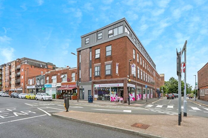 2 Bedroom Flat For Sale In High Street, Cosham, Portsmouth, Hampshire, PO6