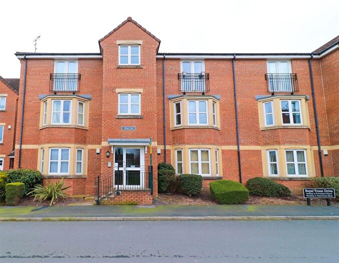 2 Bedroom Flat For Sale In Royal Troon Drive, Wakefield, WF1