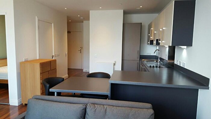 Studio To Rent In New Village Avenue, London, E14