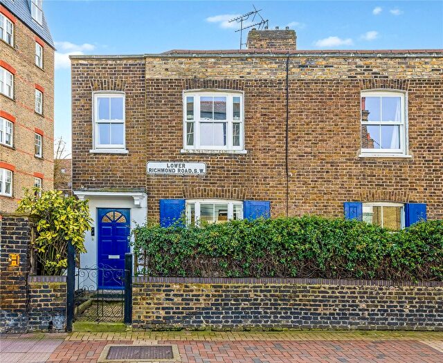 1 Bedroom Flat For Sale In Lower Richmond Road, Putney, London, SW15