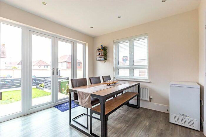 3 Bedroom Detached House For Sale In Merton Road, Frenchay, Bristol, Gloucestershire, BS16
