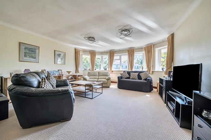 2 Bedroom Retirement Property For Sale In Cavell Drive, Enfield, EN2