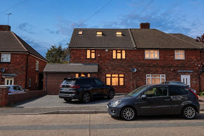 3 Bedroom Semi-Detached House For Sale In Havering Road, Romford, RM1