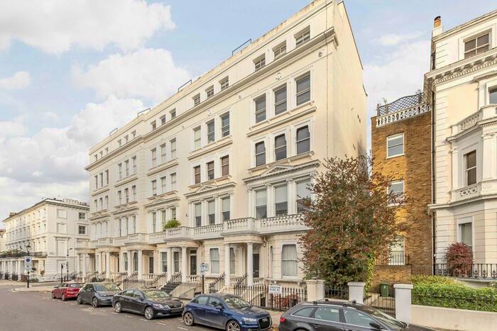 2 Bedroom Flat To Rent In Chepstow Place, London, W2