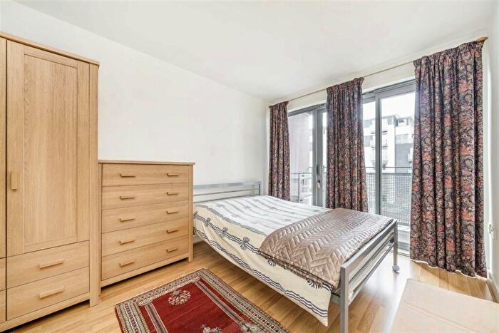 2 Bedroom Flat For Sale In Deals Gateway, Greenwich, SE13