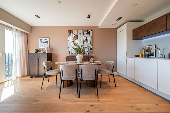 2 Bedroom Flat For Sale In Exchange Gardens, London, SW8