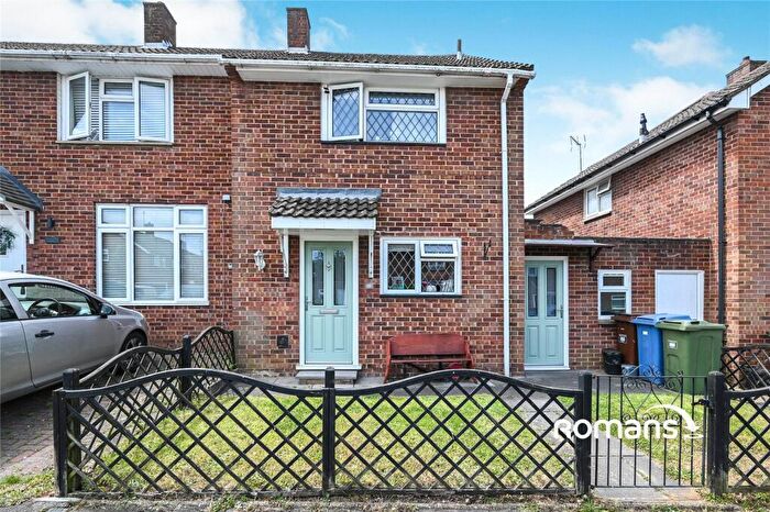 3 Bedroom Terraced House To Rent In Winchgrove Road, Bracknell, Berkshire, RG42