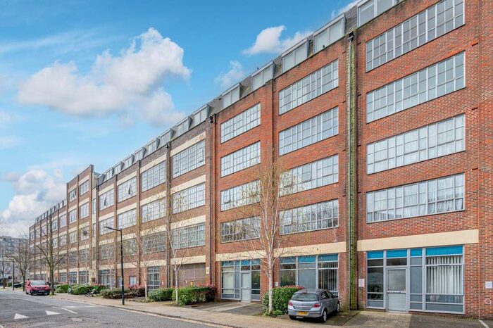 2 Bedroom Flat To Rent In Peckham Grove, Peckham, London, SE15