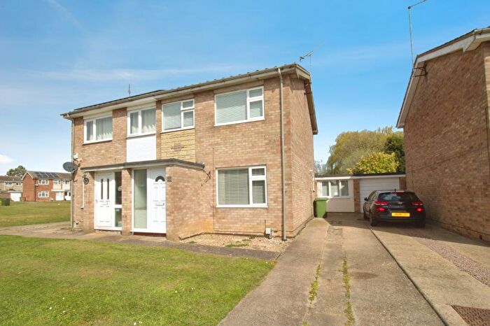 2 Bedroom Semi Detached House For Sale In Holmes Way, Peterborough, Cambridgeshire, PE4