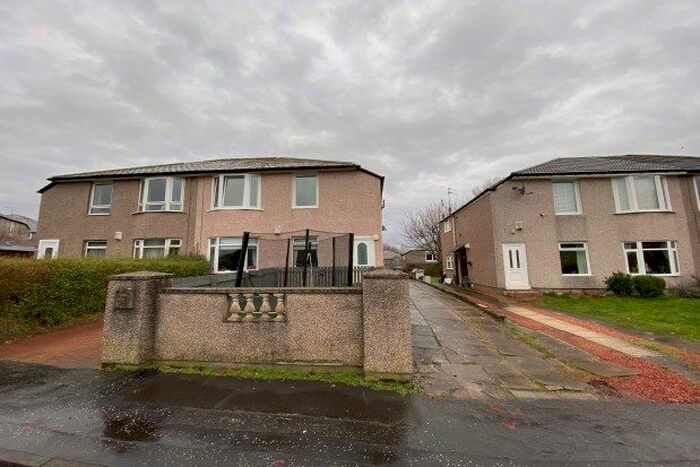 3 Bedroom Flat To Rent In Kingsacre Road, Glasgow, G73