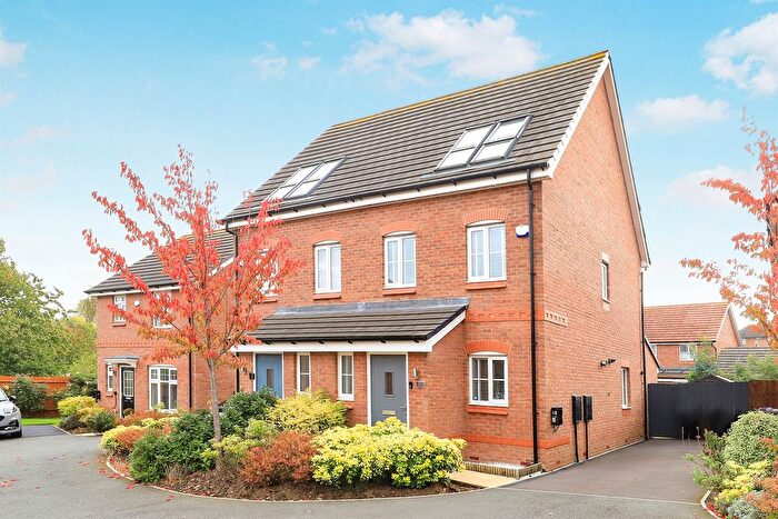 3 Bedroom Semi-Detached House For Sale In Welldale Grove, Bilston, WV14