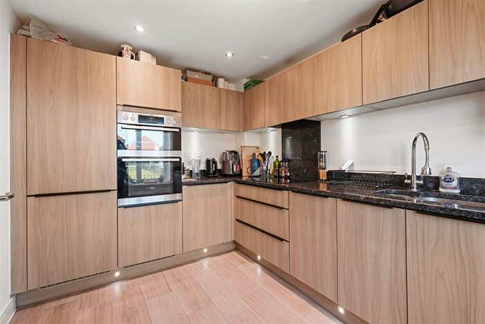 3 Bedroom End Of Terrace House For Sale In Kingfisher Road, Sprowston, NR7