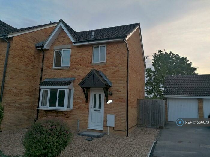 3 Bedroom Semi-Detached House To Rent In Ramsbury Walk, Trowbridge, BA14