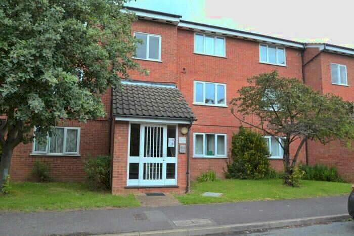 2 Bedroom Flat To Rent In Millhaven Close, Romford, London, RM6