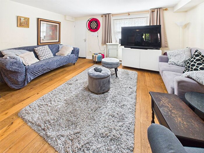 4 Bedroom Terraced House To Rent In Queens Road, Twickenham, TW1