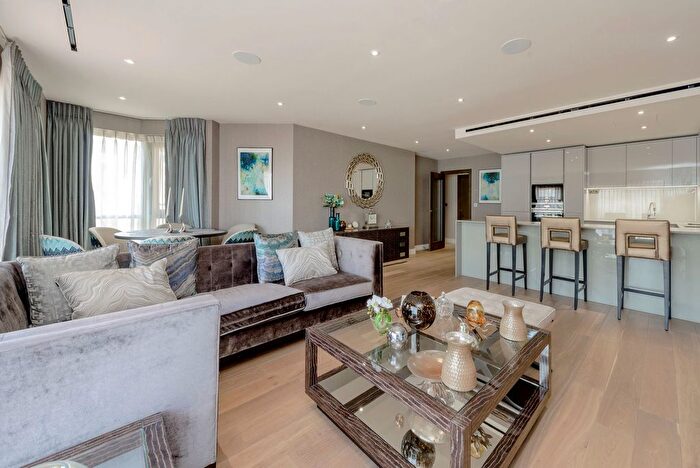 3 Bedroom Flat To Rent In Aerodrome Road, Carvell House, NW9