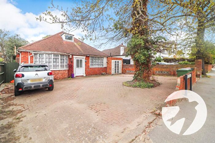 2 Bedroom Bungalow For Sale In Carlton Road, Erith, DA8