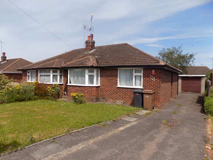 3 Bedroom Semi-Detached Bungalow To Rent In Vincent Road, Luton, Bedfordshire, LU4