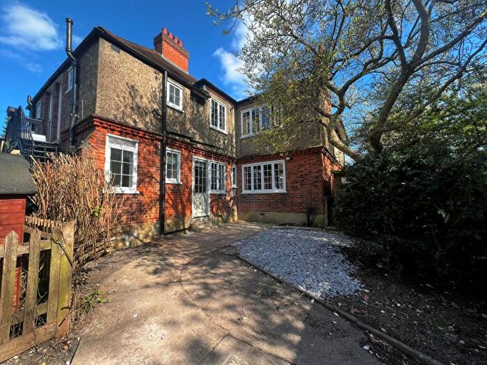 2 Bedroom Maisonette To Rent In Dulwich Village, London, SE21