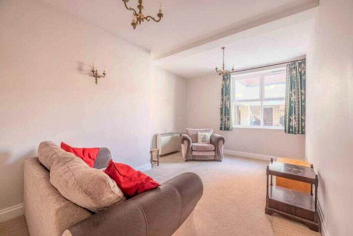 1 Bedroom Apartment For Sale In High Street, Eton, SL4
