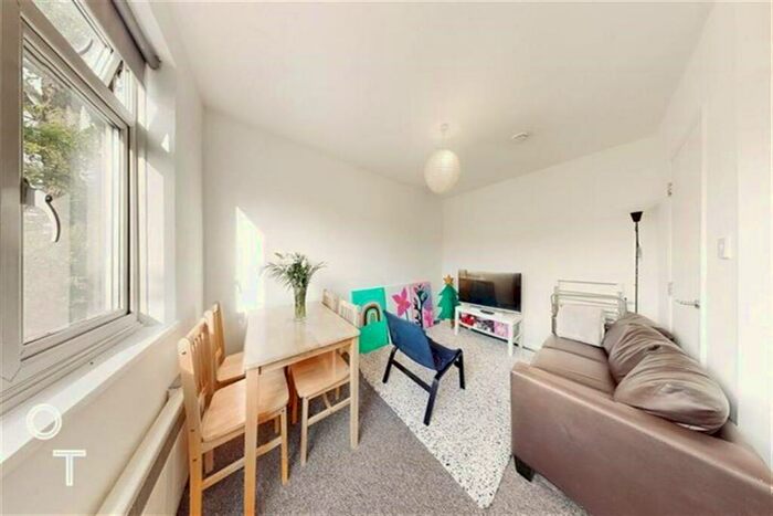 3 Bedroom Flat To Rent In Prince Of Wales Road, Kentish Town, NW5
