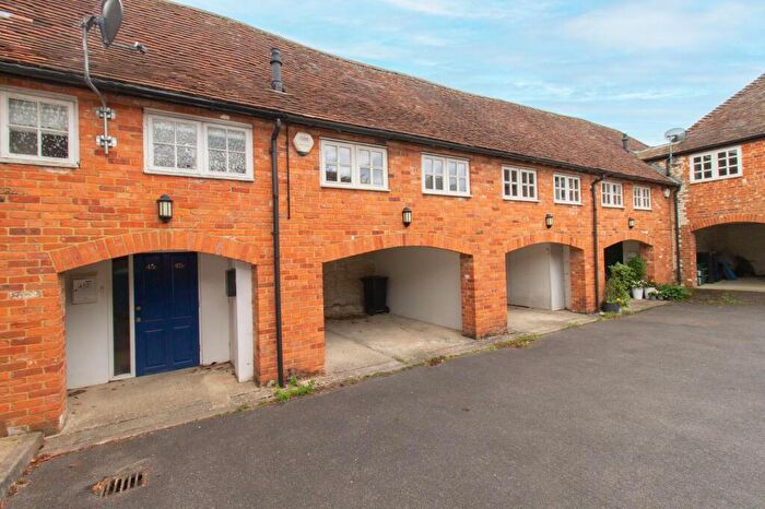 1 Bedroom Apartment For Sale In High Street, Odiham, RG29
