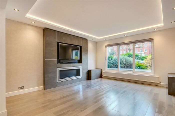 3 Bedroom Flat To Rent In Montrose Court, Princes Gate, London, SW7