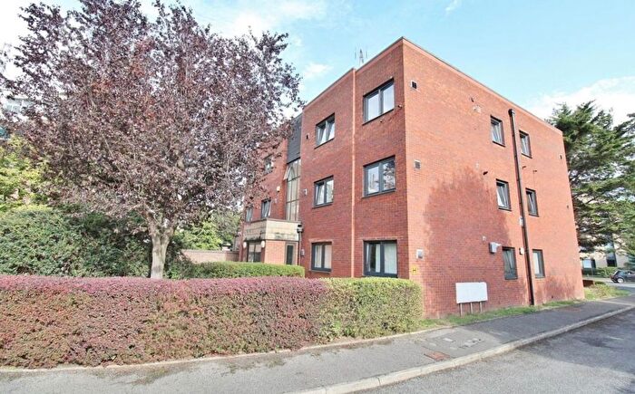 2 Bedroom Flat To Rent In Ridgemead Court, Twickenham Road, TW7