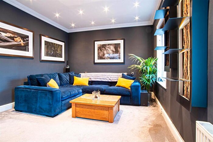 3 Bedroom Penthouse To Rent In Western Terrace, The Park, Nottingham, NG7