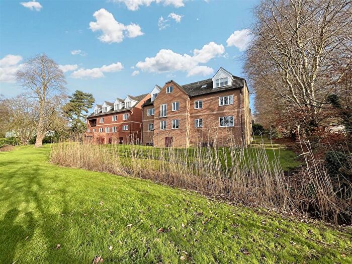 2 Bedroom Apartment For Sale In The Waterside, Hellesdon, Norwich, NR6