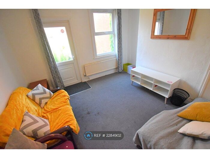 5 Bedroom Terraced House To Rent In Addington Road, Reading, RG1