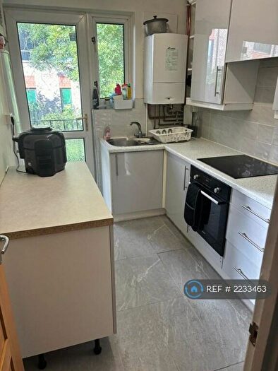 2 Bedroom Flat To Rent In Bonnersfield Lane, Harrow, HA1