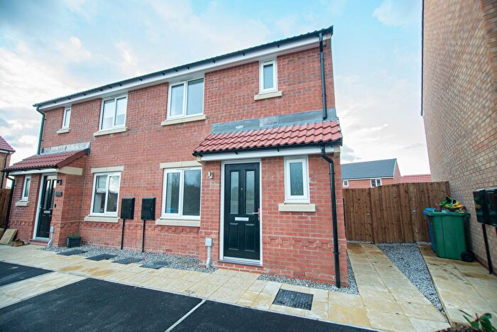 3 Bedroom Semi-Detached House To Rent In Camplin Chase, Beverley, HU17