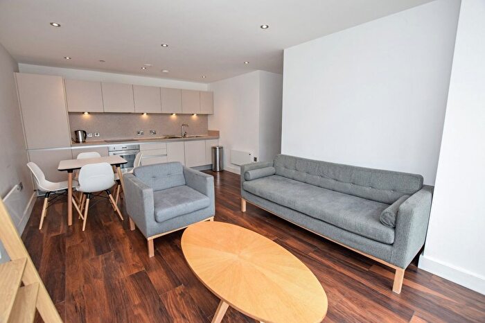 2 Bedroom Flat To Rent In Wilburn Basin, Salford, Greater Manchester, M5
