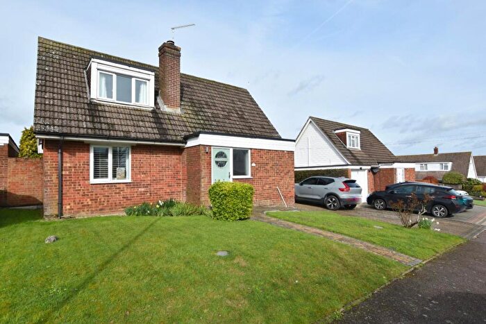 3 Bedroom Chalet For Sale In Honeywood Close, Lympne, Hythe, CT21