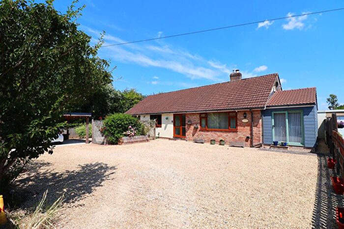 3 Bedroom Detached Bungalow For Sale In Dutch Road, Mark, TA9