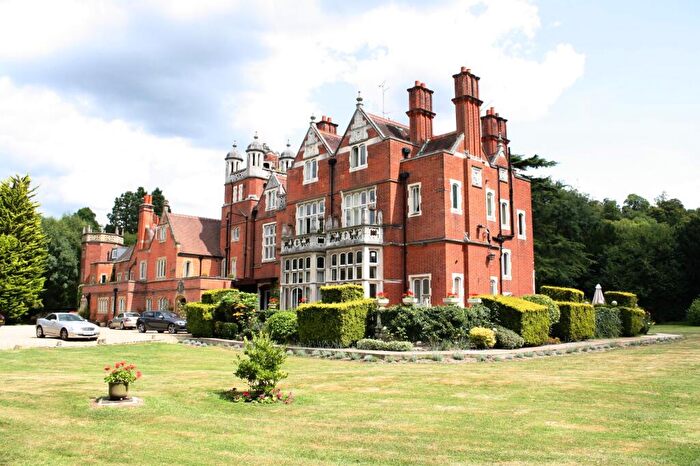 2 Bedroom Apartment To Rent In Islet Park, Maidenhead, Berkshire, SL6