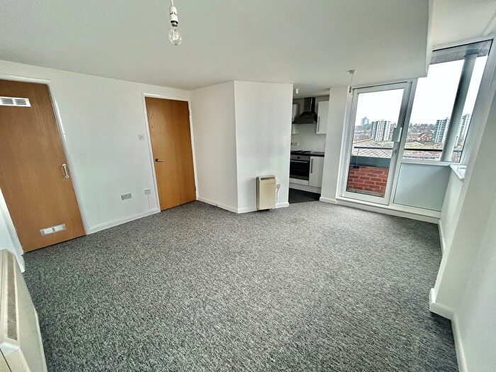 1 Bedroom Flat To Rent In Trivett Square, Nottingham, NG1