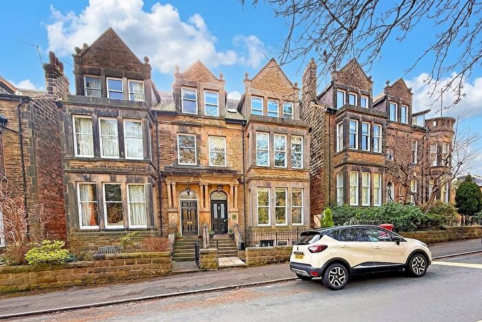 2 Bedroom Flat For Sale In Harlow Moor Drive, Harrogate, HG2