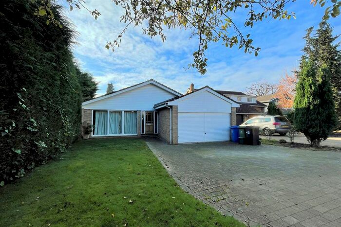 4 Bedroom Detached Bungalow To Rent In Lych Way, Horsell, Woking GU21