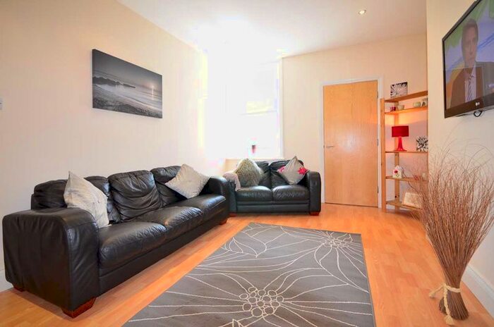 5 Bedroom Flat To Rent In Grosvenor Gardens, Newcastle Upon Tyne, NE2