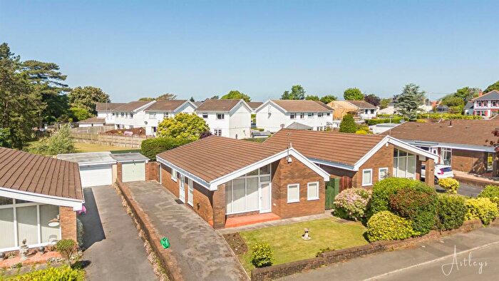 3 Bedroom Detached Bungalow For Sale In Northlands Park, Bishopston, Swansea, SA3