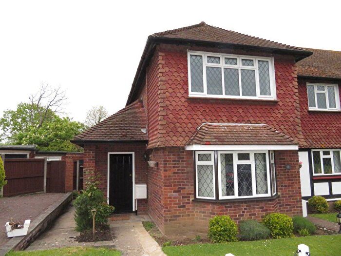 2 Bedroom Maisonette To Rent In Chigwell, IG7