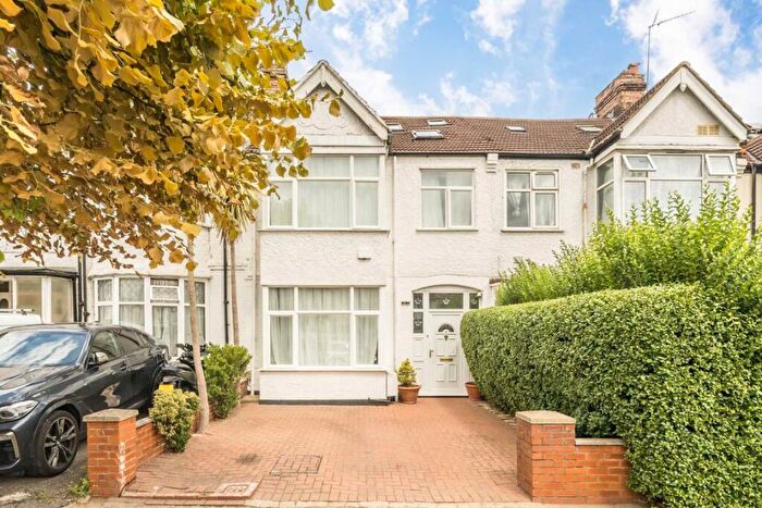 4 Bedroom Terraced House For Sale In Hamilton Road, London, NW11