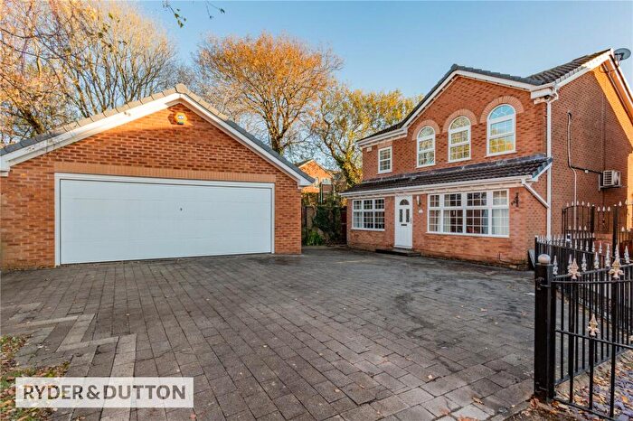 3 Bedroom Detached House For Sale In Holden Clough Drive, Ashton-under-lyne, Lancashire, OL7