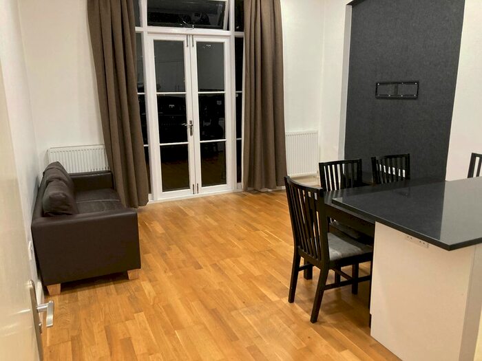 1 Bedroom Flat To Rent In Madeley Road, London, W5