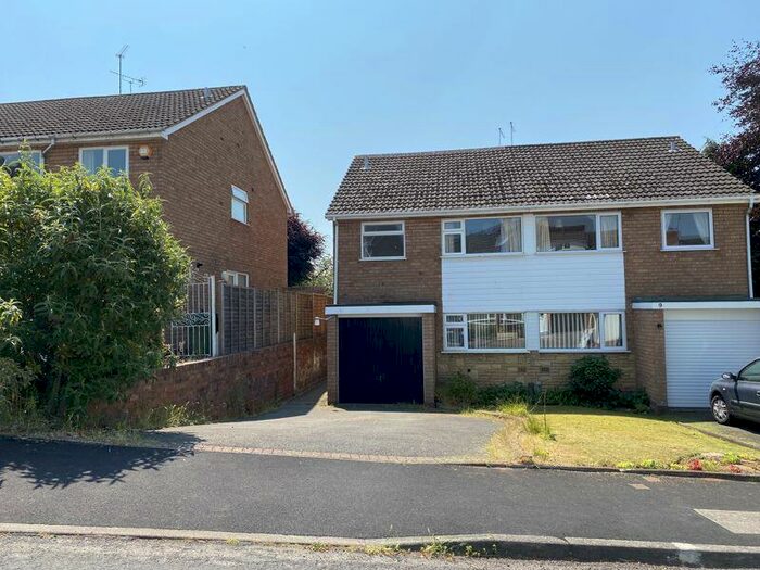 3 Bedroom Semi-Detached House To Rent In Eton Walk, Hagley, DY9