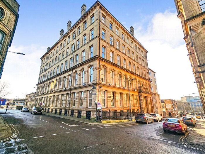 1 Bedroom Apartment For Sale In East Parade, Bradford, West Yorkshire, BD1