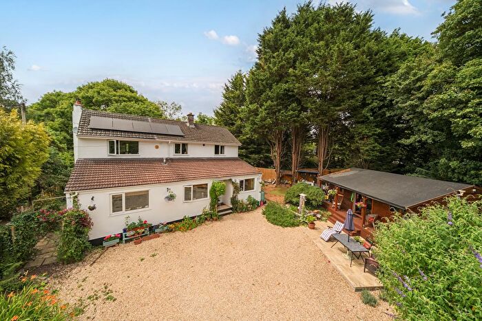 4 Bedroom Detached House For Sale In Sandy Lane, Aust, BS35